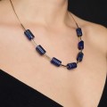 Elegant colier statement modernist  din argint aurit decorat cu anturaje de lapis lazuli natural
