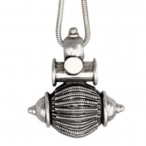 Colier din argint accesorizat cu pandant amuletic etnic indian Lingam | colecția RĂDĂCINI 2025