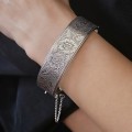 Brațară bangle Victorian Revival din argint decorată prin gravare | atelier Charles Horner | Marea Britanie 1960
