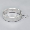 Brațară bangle Victorian Revival din argint decorată prin gravare | atelier Charles Horner | Marea Britanie 1960