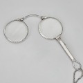 Colier din argint accesorizat cu ochelari de operă Lorgnette de perioadă Art Deco | cca. 1925