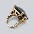 Inel cocktail mid-century în manieră Art Deco din aur galben 14k decorat cu calcedonie neagră 34.5 CT & diamante naturale 1 CT | cca. 1960 
