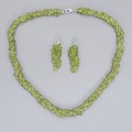 Demi-parure format din colier și pereche de cercei cu peridot natural și argint |