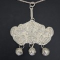  Colier din argint accesorizat cu o veche amuletă chinezescă | perioadă Qing cca. 1880 - 1910