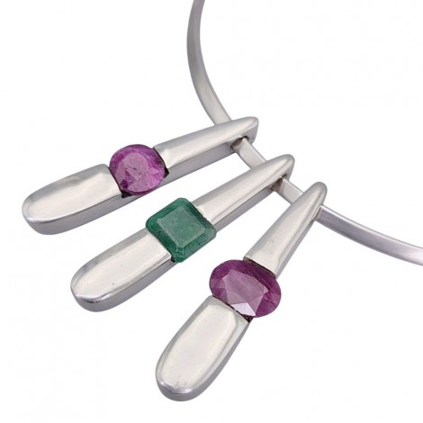 Colier choker modernist din argint cu trei pandantive interșanjabile decorate cu rubine și smarald natural