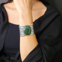  Brățară statement mid-century americană SouthWestern din argint și jad nefrit de Wyoming | cca. 1950 - 1970