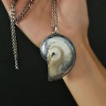 Colier cu pandant statement manufacturat în argint cu inedit pandant melc oceanic Nautilus | Bali - Indonezia cca. 1990 - 2000