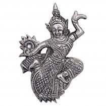 Veche broșă siameză din argint cu reprezentare dansantă a lui Phra Narai Vishnu | cca. 1950 | Thailanda