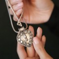 Colier etnic accesorizat cu o impresionantă amuletă indiană Yoni | Rajasthan