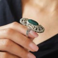 Inel statement în manieră Art Deco din argint decorat cu agat verde natural și incrustații de marcasite