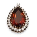 Pandant cocktail din platină și aur 18k și platină decorat cu diamante naturale 0.6o ct și cuarț portocaliu natural 7 ct