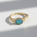 Inel vintage din aur 14k decorat cu un opal boulder natural australlian | atelier Edinburgh cca. 1960