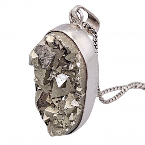Colier din argint accesorizat cu pandant statement decorat cu un spectaculos anturaj de pirită naturală | Polonia cca. 1970