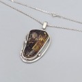 Colier din argint cu pandant statement decorat cu un anturaj de chihlimbar baltic natural | preloved