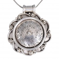 Colier din argint accesorizat cu pandant amuletic etnic indian Mandala 