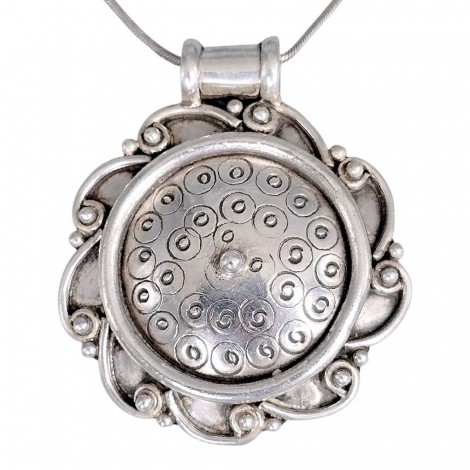 Colier din argint accesorizat cu pandant amuletic etnic indian Mandala 