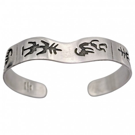 Brățară modernistă amerindiană din argint decorată cu motive etnice Pueblo | atelier Taxco - Mexic 