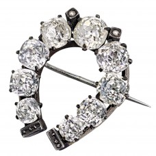 Broșă antique de perioadă victoriană timpurie din argint și metal comun decorată cu " paste stones " și perluțe naturale | Marea Britanie cca. 1840 - 1850