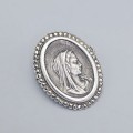 Broșă antique de perioadă Art Deco " Fecioara Maria " din argint și incrustații de marcasite | Franța cca. 1920 - 1930