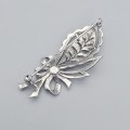 Broșă Art Deco din argint minuțios decorată cu incrustații de marcasite | cca. 1940