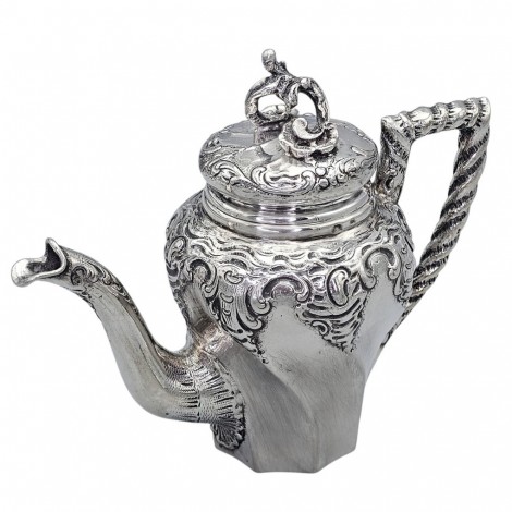 Ceainic vienez miniatural din argint în manieră neo-rococo pentru servire solitaire | Austro-Ungaria cca. 1880