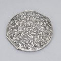Pudrieră Art Deco din argint abundent decorată prin gravare manuală | Italia cca.1945