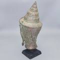 Statuetă " Cap de Buddha încoronat "  în manieră Ayutthaya din bronz patinat | reproducere muzeală | Thailanda cca. 1950 