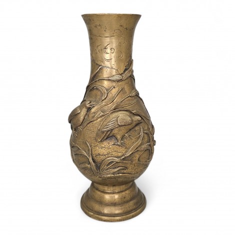 Vază japoneză din bronz Sentoku decorată cu peisaj lacustru |  perioada Meiji cca. 1880