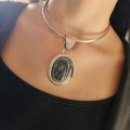 Colier choker din argint accesorizat cu pandant statement mid-century manufacturat în argint masiv și labradorit natural | cca. 1970