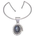 Colier choker din argint accesorizat cu pandant statement mid-century manufacturat în argint masiv și labradorit natural | cca. 1970