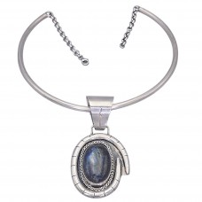 Colier choker din argint accesorizat cu pandant statement mid-century manufacturat în argint masiv și labradorit natural | cca. 1970