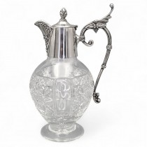 Carafă - decantor de perioadă victoriană în stil Gothic Revival din cristal și metal argintat | atelier Derby Silver Company cca. 1890 - 1900