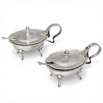 Pereche de solnițe din argint în manieră neoclasică pentru servirea condimentelor | cca. 1950