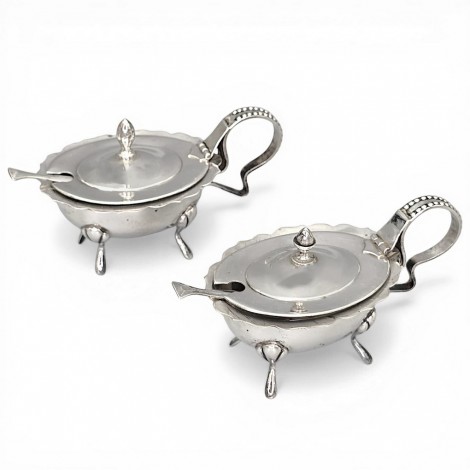 Pereche de solnițe din argint în manieră neoclasică pentru servirea condimentelor | cca. 1950