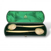 Serviciu victorian pentru salată, realizat din argint vermeil și celuloid ivorine | în cutia originală | atelier Chawner & Co - Londra 1864