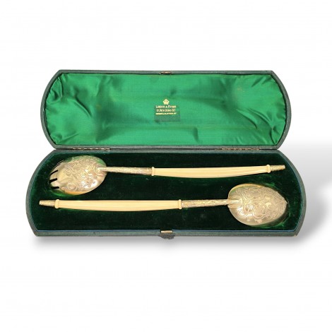 Serviciu victorian pentru salată, realizat din argint vermeil și celuloid ivorine | în cutia originală | atelier Chawner & Co - Londra 1864