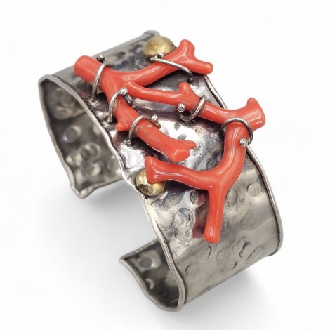  Brățară cuff manufacturată în argint martelat și coral natural de Sardinia | preloved