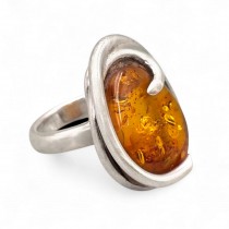 Inel statement design contemporan din argint și chihlimbar baltic natural | preloved