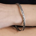 Elegantă brațară bangle din argint cu torsadă volumizată | preloved 2020s