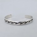 Brățară cuff amerindiană Hopi manufacturată în argint cu accente patinate | Statele Unite | preloved