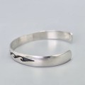 Brățară cuff amerindiană Hopi manufacturată în argint cu accente patinate | Statele Unite | preloved