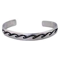 Brățară cuff amerindiană Hopi manufacturată în argint cu accente patinate | Statele Unite | preloved
