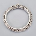 Brățară kada etnică indiană manufacturată în argint cu ornamentalistică filigranată | Regiunea Jaipur | cca. 1950 - 1970
