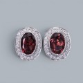 Eleganți cercei cocktail din argint rodiat, decorați cu remarcabile spinele de sinteză în nuanță burgundy-rodie și incrustații de cristale cz | preloved