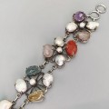 Opulentă brățară Boho Chic manufacturată în argint, decorată cu perle naturale baroce și bogată suită de pietre naturale