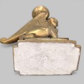 Sfeșnice Egyptian Revival în manieră Art Deco din spelter patinat |  Franța cca. 1950