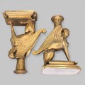Sfeșnice Egyptian Revival în manieră Art Deco din spelter patinat |  Franța cca. 1950