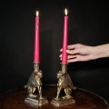 Sfeșnice Egyptian Revival în manieră Art Deco din spelter patinat |  Franța cca. 1950
