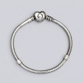 Brățară Pandora din argint cu sistem de închidere în formă de inimă | colecția Pandora Moments | preloved