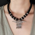 Colier etnic indian manufacturat în bumbac împletit și argint prevăzut cu amuletă Hirz | preloved